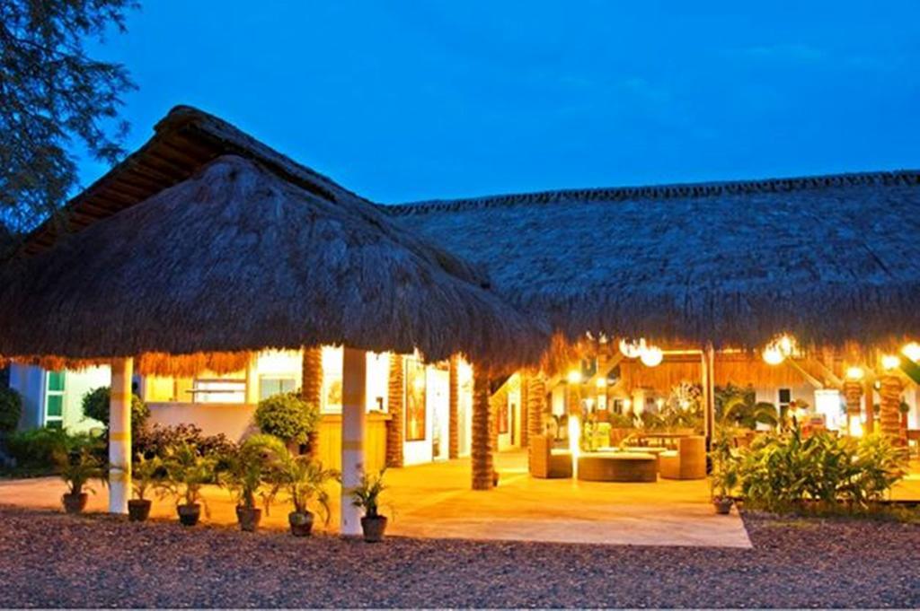 Natures Garden Park Resort And Spa Lapu-Lapu City Esterno foto